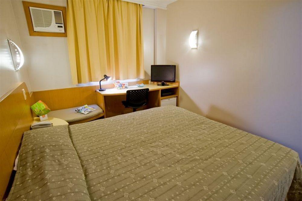 Slim Curitiba Alto Da XV Hotel Bagian luar foto