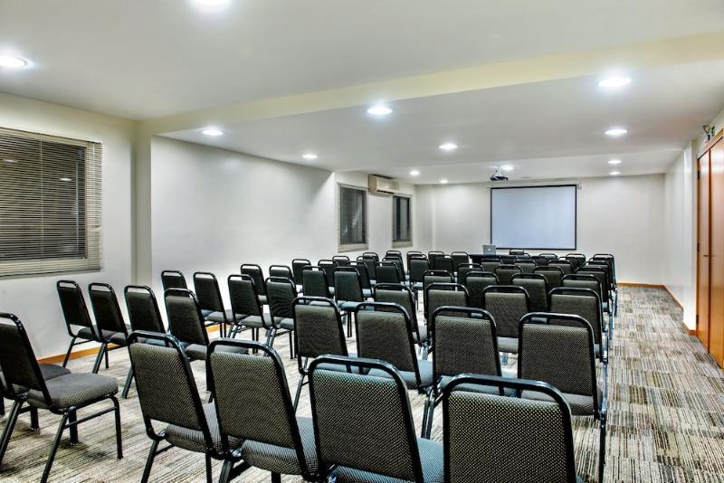 Slim Curitiba Alto Da XV Hotel Bagian luar foto